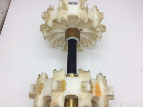 2006 Ski-Doo Drive Axle - 2 sprocket 10 tooth - Image 5