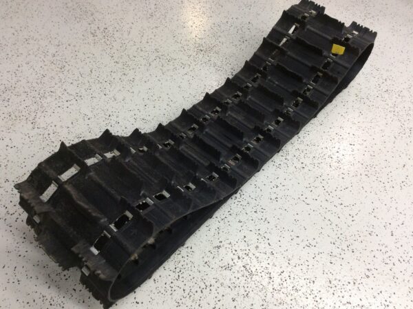 2011 Ski-Doo Track 16x137x1.75 - Image 2