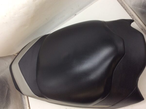 2012 Ski-Doo SEAT BLACK SILVER - Image 2