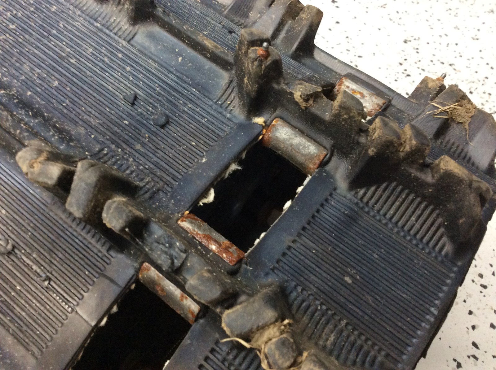 2017 Ski-Doo Track 15x137x1.25 - Image 3