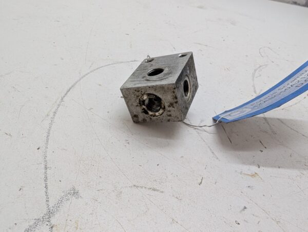 1999 Polaris Brake Line Cross Fitting - Image 4