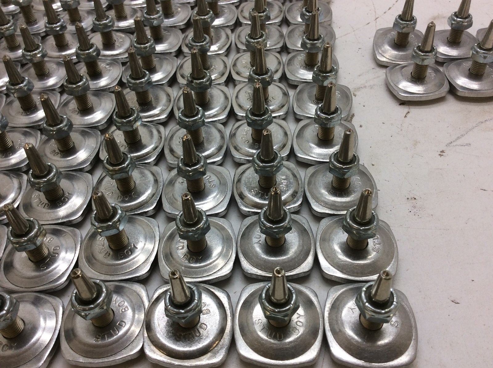 Rotein hornet studs 1175  96 pack with backers - Image 2