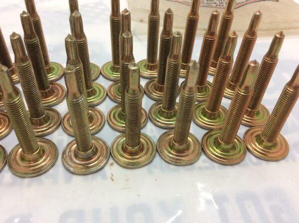 STUD BOY POWER POINT CARBIDE PUSH THROUGH STUDS 1.875 40/PK - Image 2