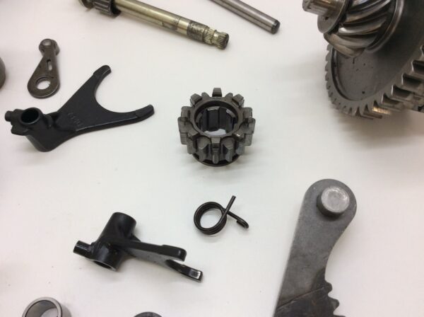 2004 Can-Am transmission shift forks and drum - Image 3