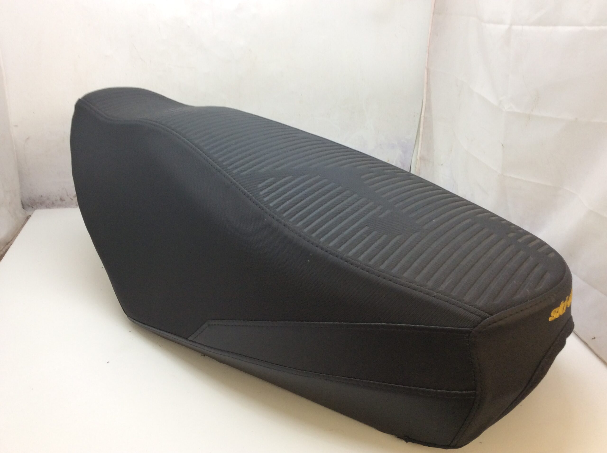 2024 MXZ 600RS Seat - Image 3
