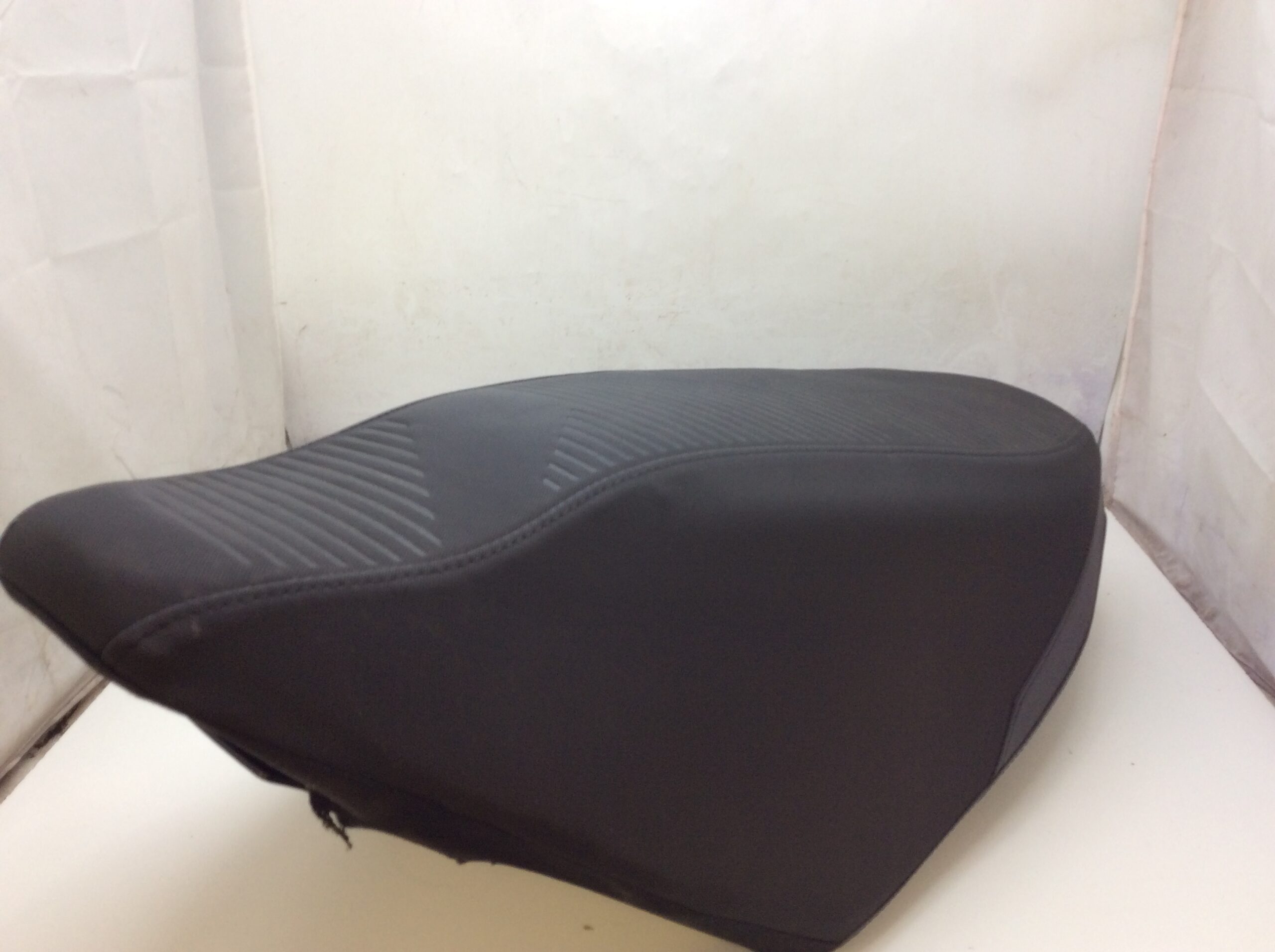 2024 MXZ 600RS Seat - Image 5