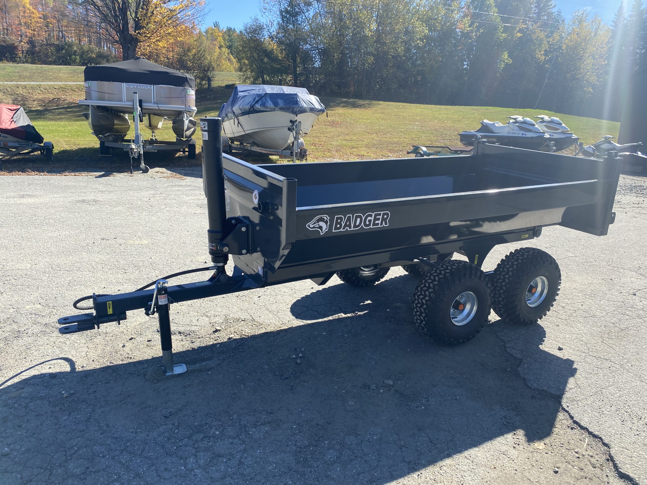 2025 MLC Badger 4X8 3 Ton Agricultural Dump Trailer- Grey - Image 4