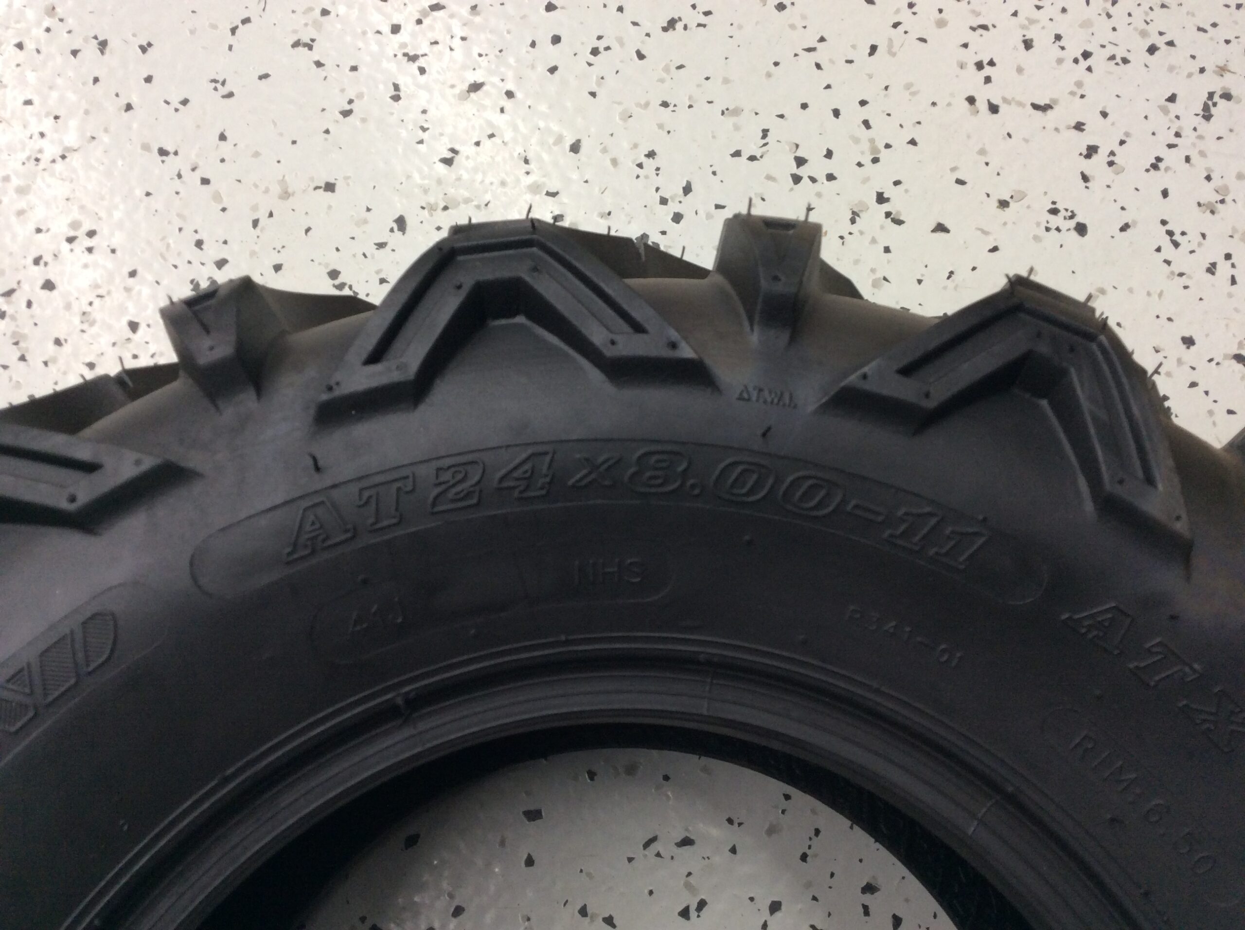 Wanda 24x8x11 A/T Master 6PR Tire - Image 3