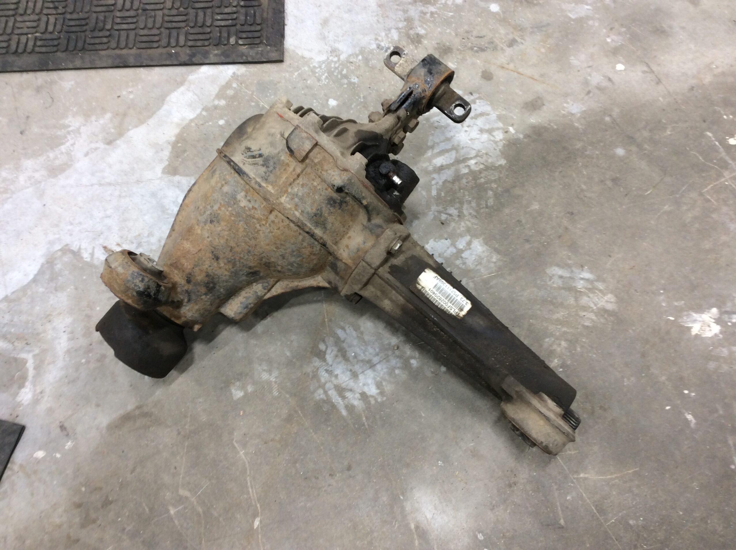 2008 Jeep Commander Front Differential - Image 3