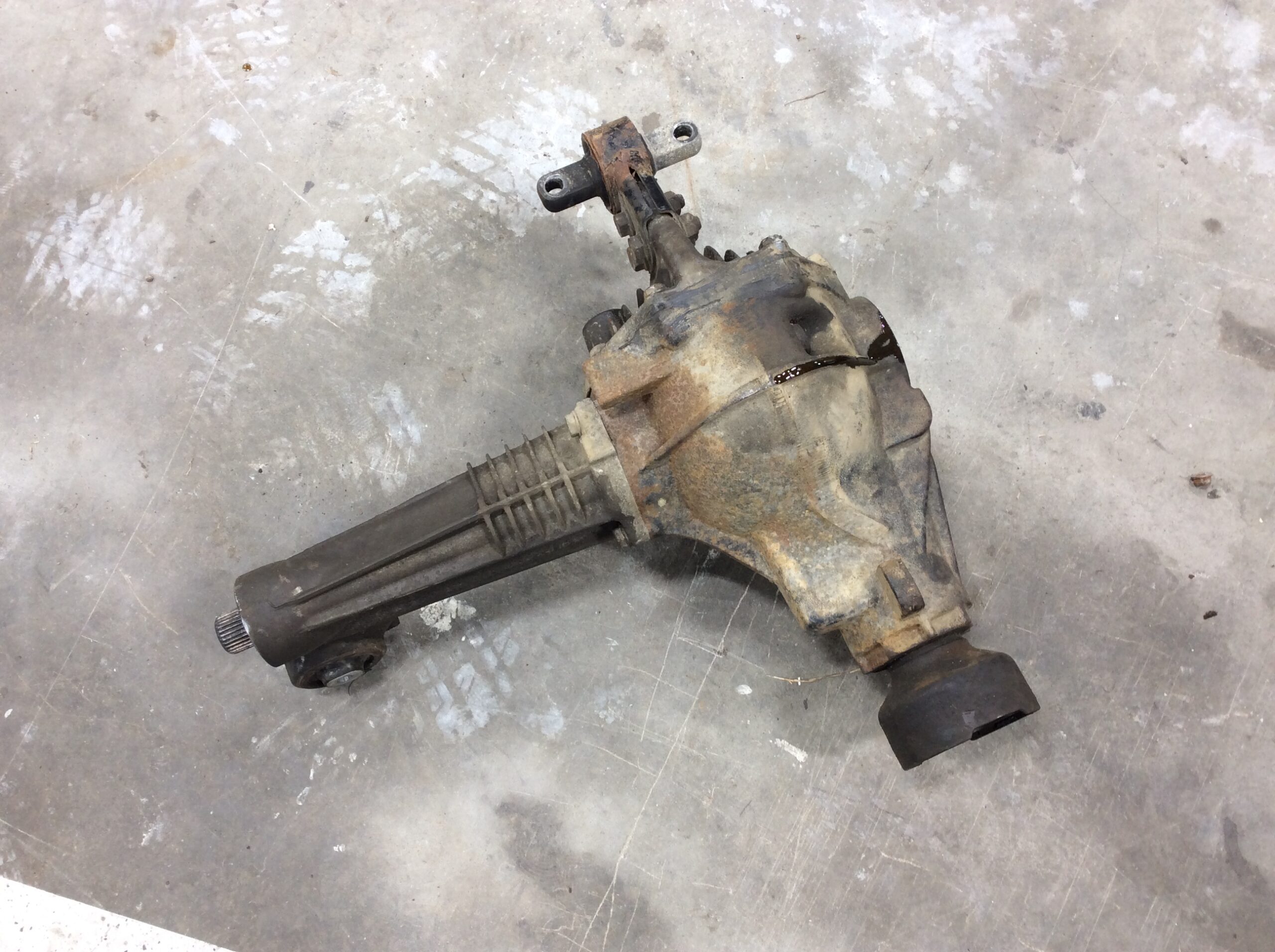 2008 Jeep Commander Front Differential - Image 4
