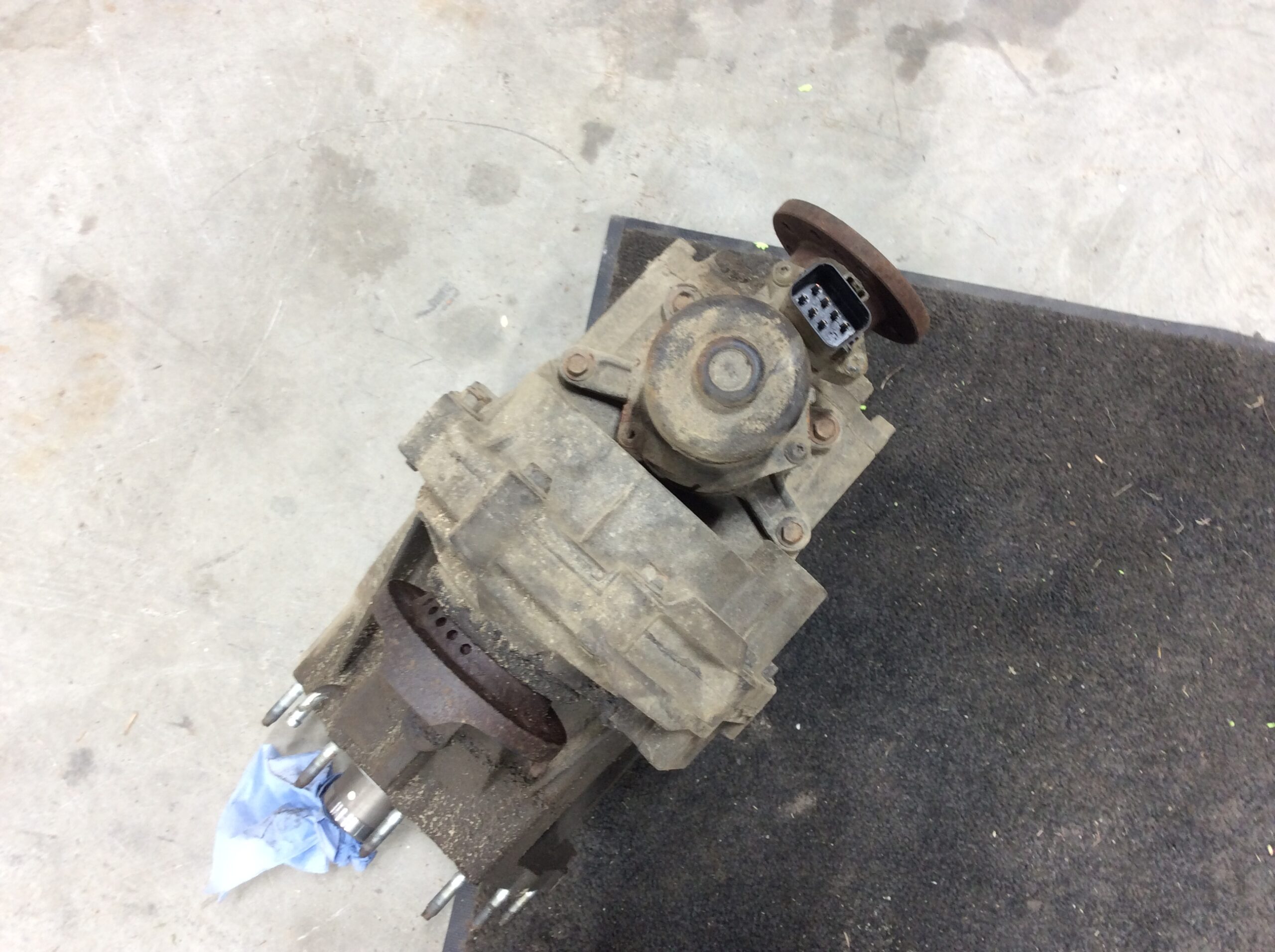2008 Jeep Commander Transfer Case - Image 5