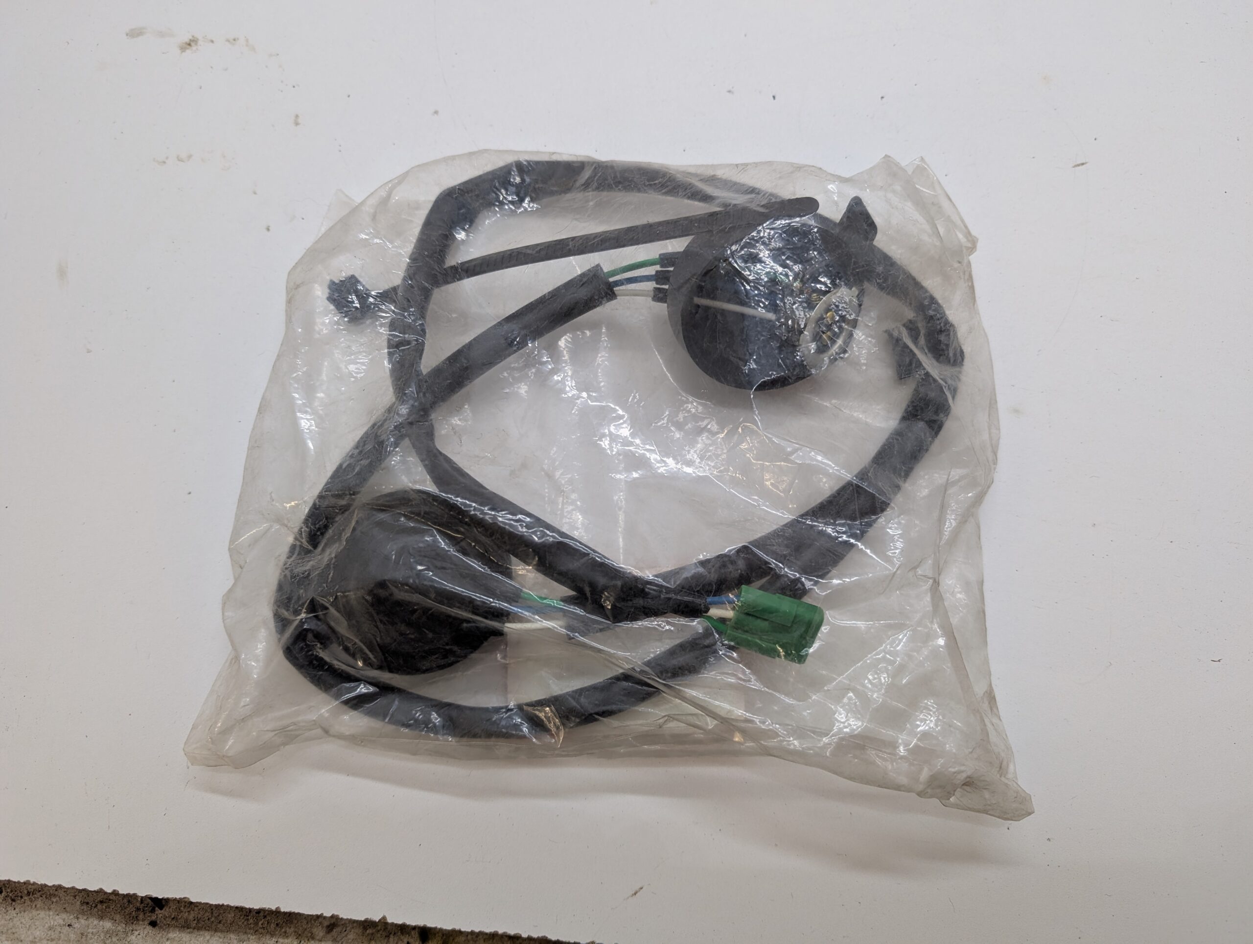 Headlight Socket - Image 5