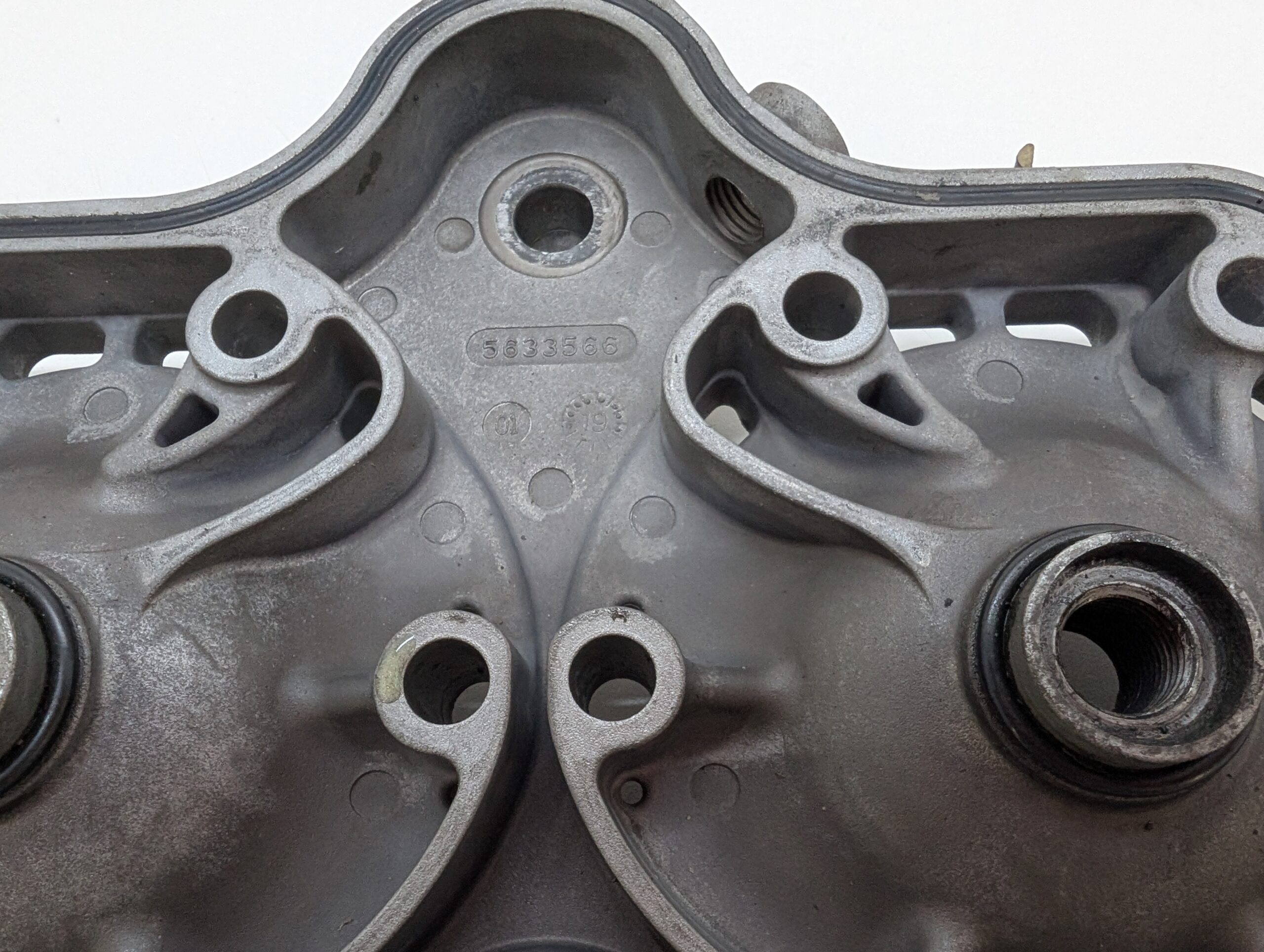 Cylinder Head 800 - Image 3